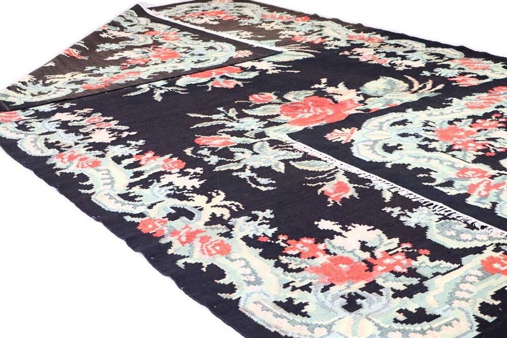 Kilim con patrón de rosas